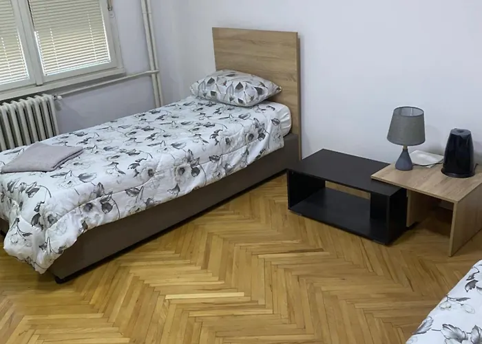 Bohemian Heart Of No Parking Guest house Skopje